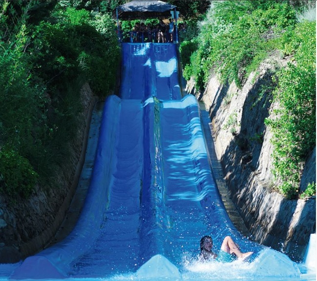 descripcion parques acuaticos granada