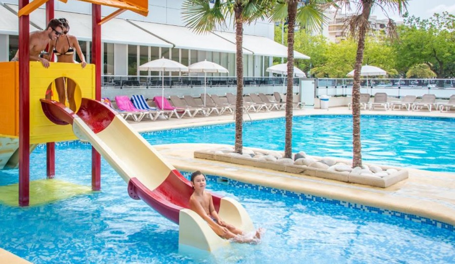 Conoce hoteles con toboganes en Valencia